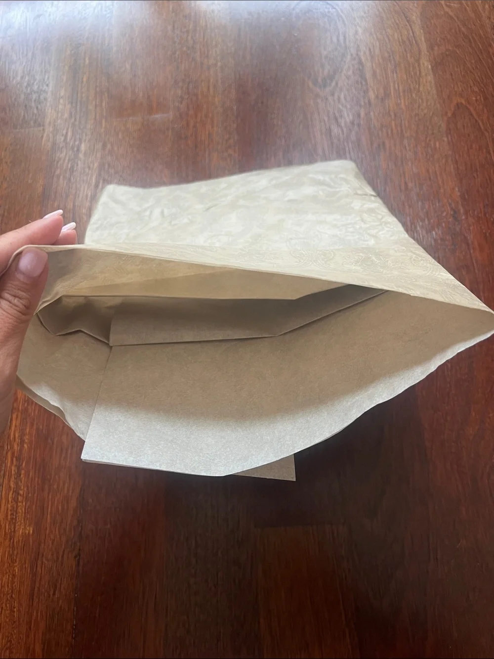 Gucci tissue paper with sticker logo